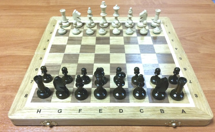 Турнирные шахматы Стаунтон №3 в комплекте со складной дубовой доской