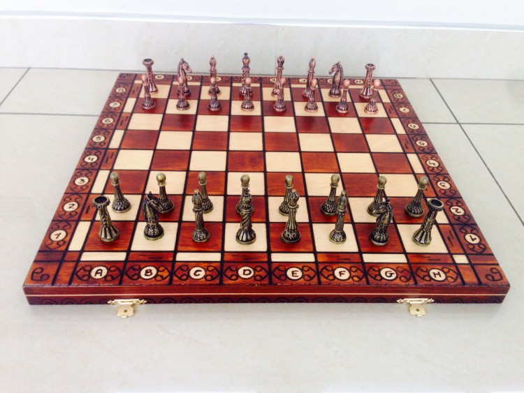 Шахматная доска деревянная Амбассадор с фигурами из металла большими (арт BW48)