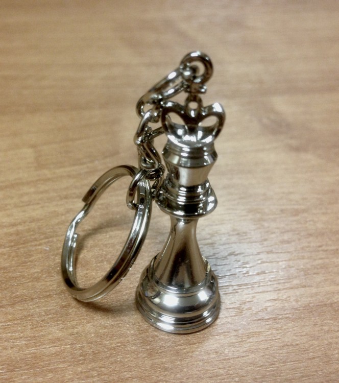 Брелок металлический 3D серебряный малый Chess King