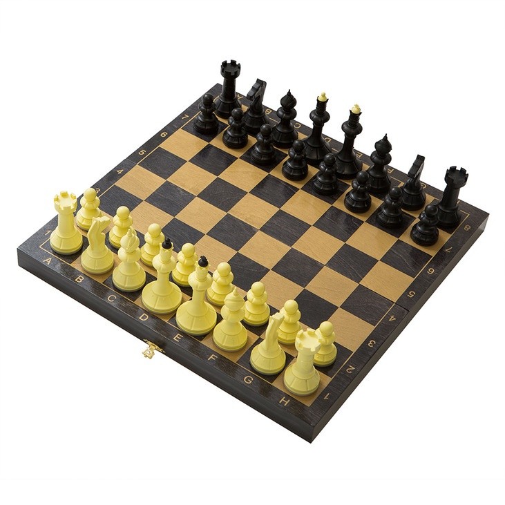 Шахматы "Айвенго" с доской "черной-золото"