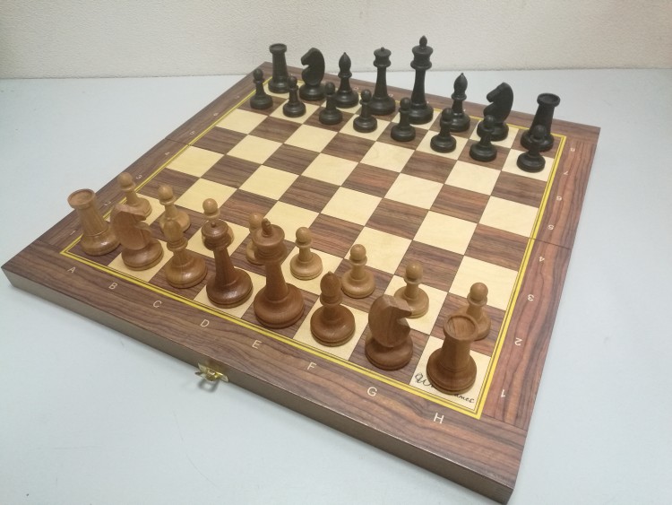 Шахматы турнирные "Баталия" N7 с утяжелителем cо складной доской 49 см
