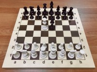 Фигуры пластиковые шахматные с утяжелителем с доской 43 см