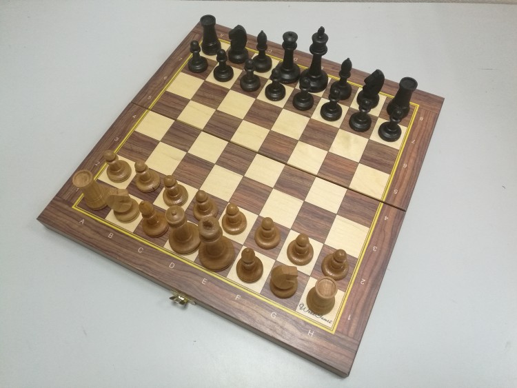 Шахматы турнирные "Баталия" с утяжелителем со складной доской 37 см