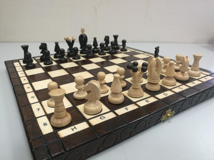 Шахматы королевские оригинальные 35 см