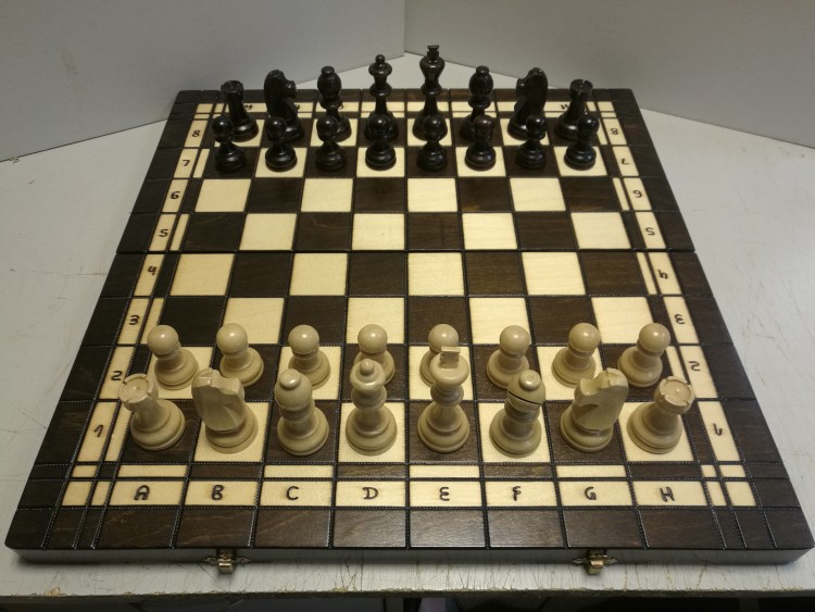 Турнирные шахматы Стаунтон N8, нарды и шашки