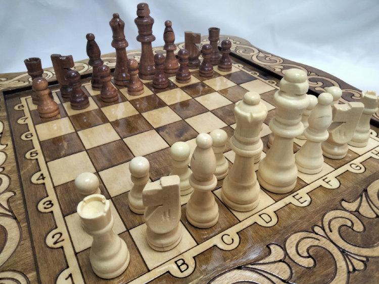 Доска-ларец шахматный ГАМБИТ 31 см (с ящиками и фигурами)
